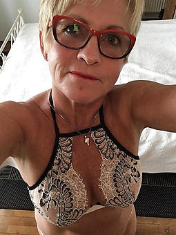 matures in glasses amature milf pics