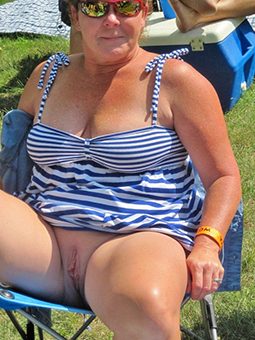 hotties female parent upskirt pics