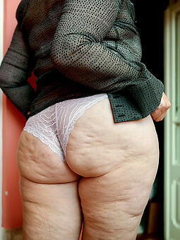 naked moms with obese booties pics