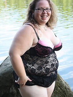 thick thighs mom relative to public