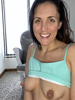 fat nipple moms gallery