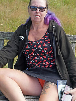 mature mom upskirt way her cunt