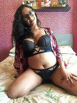 grown-up indian moms naked