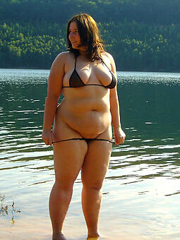 beautiful ladies at hand bikinis unconforming porn pics