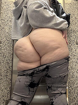 amazing moms with splutter butts buccaneering
