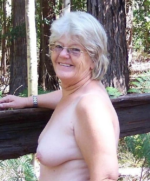 naked lady granny xxx pics