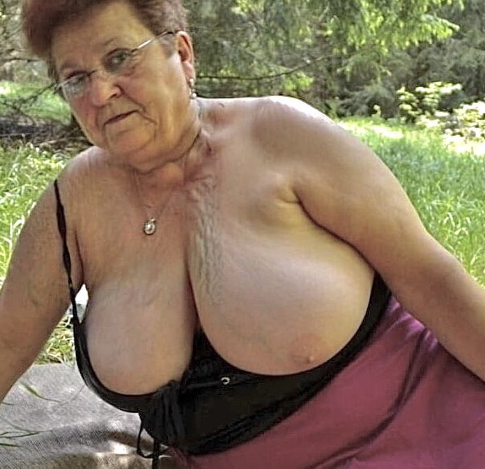 sexy hot grandmas free naked pics