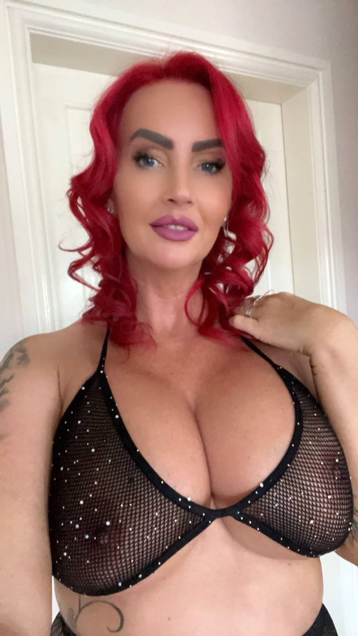 free nude redhead ladies honour lady-love