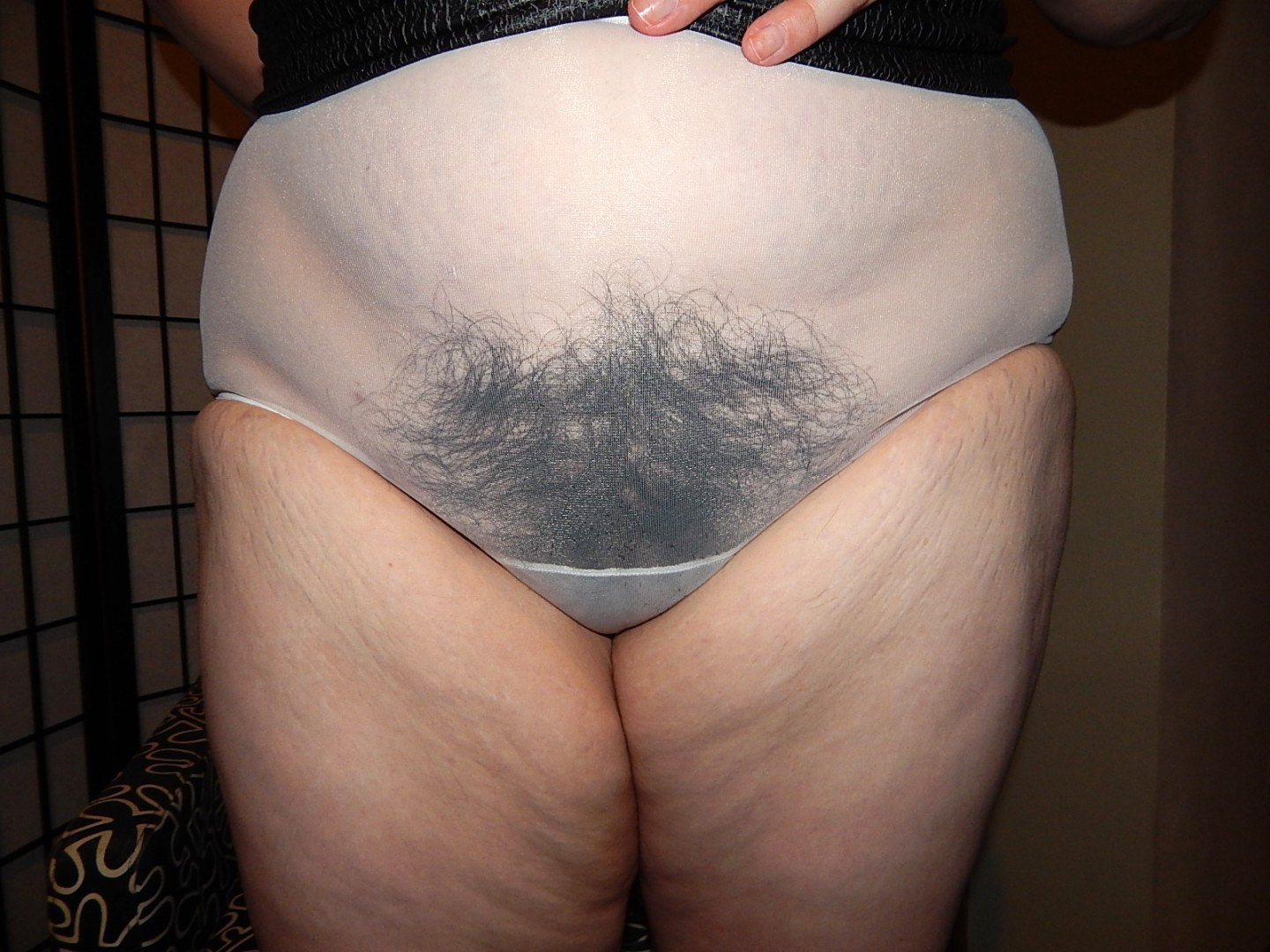 mature landed gentry in wet panties marauding