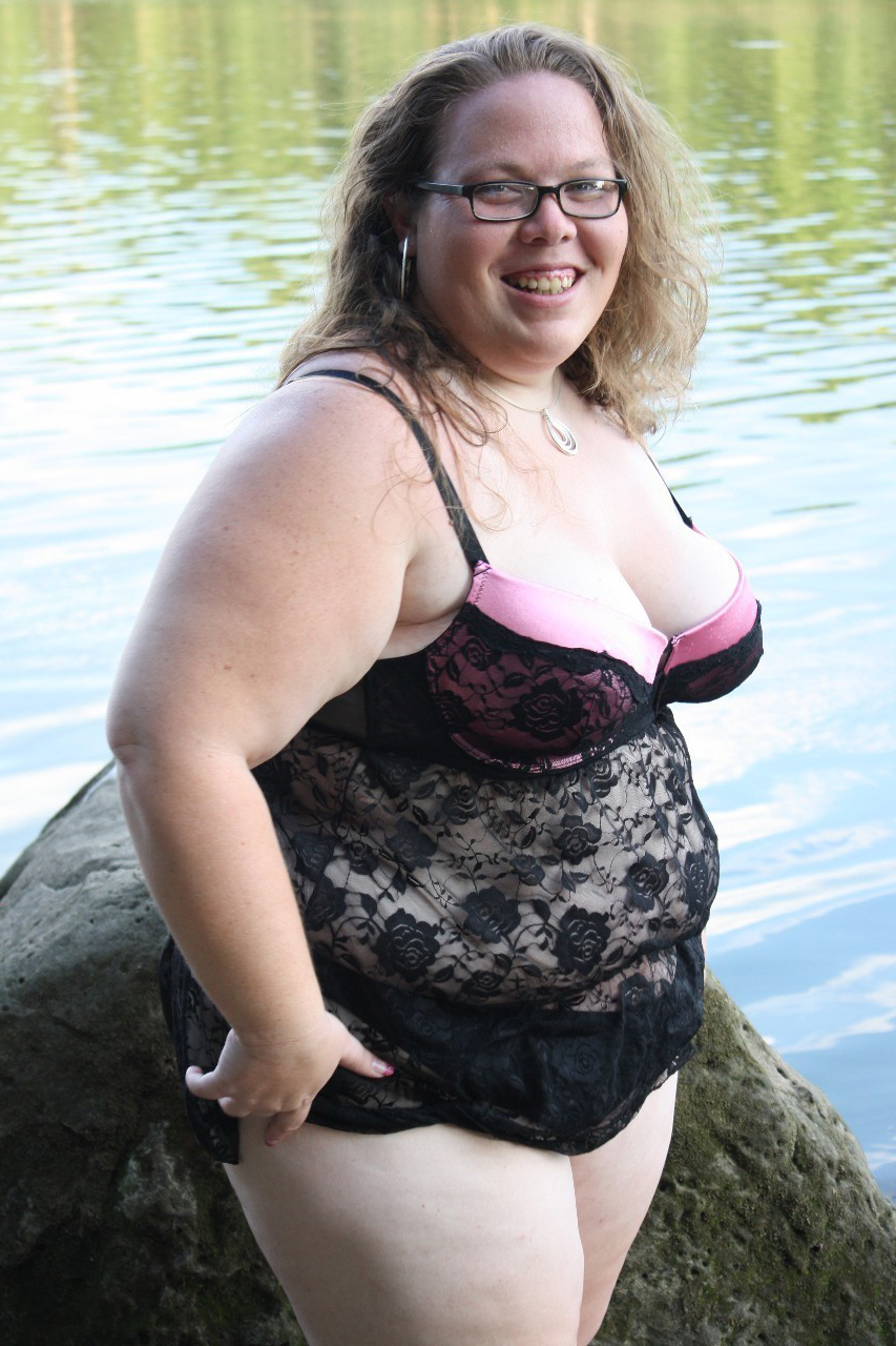 thick thighs mom relative to public