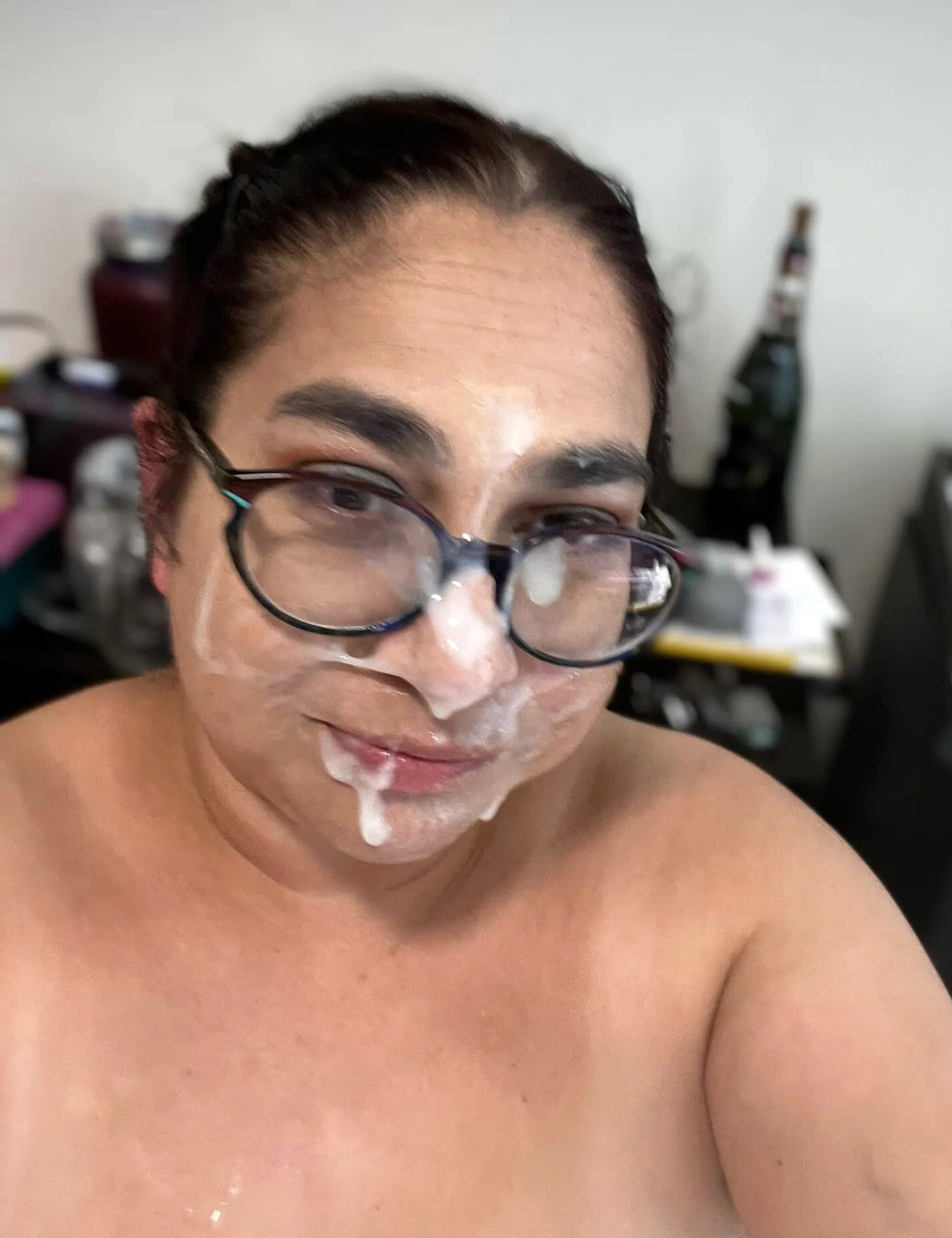 mom facial cumshot free lay bare pics