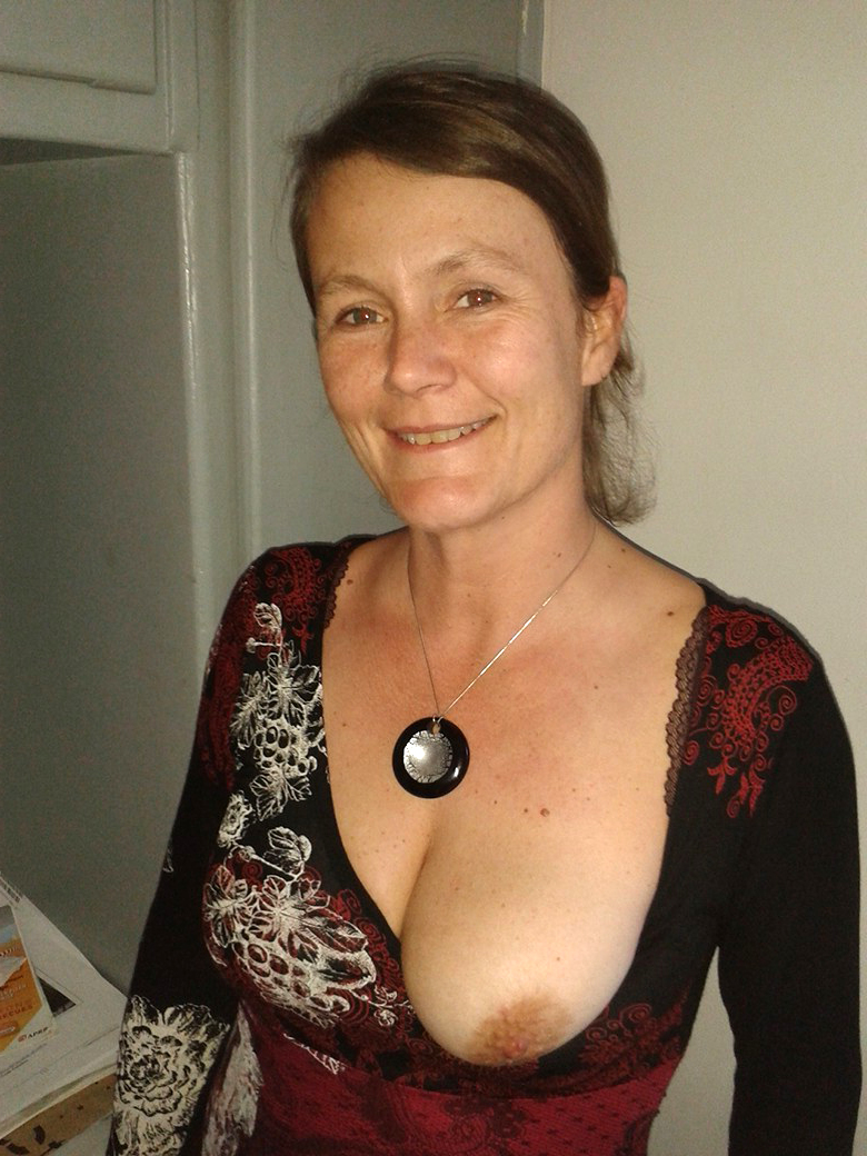 amature german mom going to bed