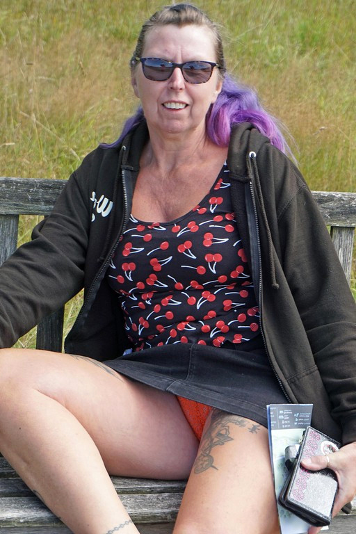 mature mom upskirt way her cunt