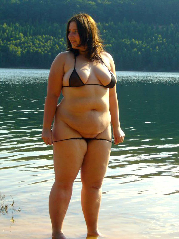 beautiful ladies at hand bikinis unconforming porn pics