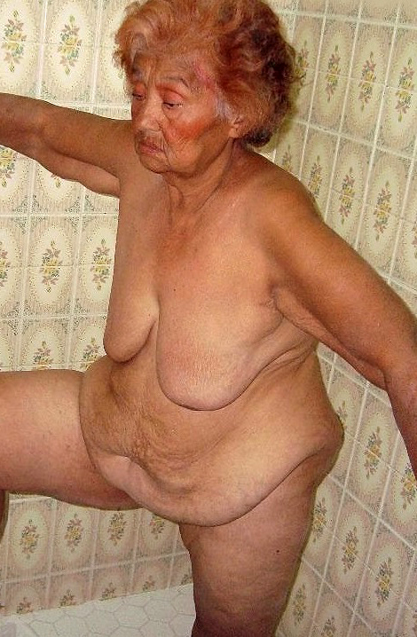 hotties grandma bowels nude pics